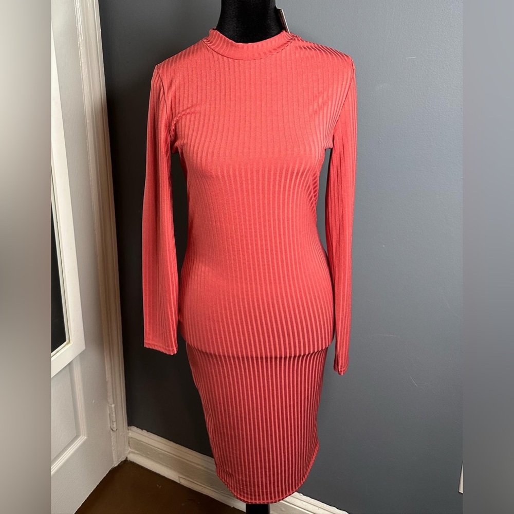 Pink ribbed midi dress
